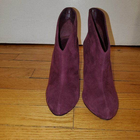 Vince Camuto Burgundy booties - Picture 1 of 6